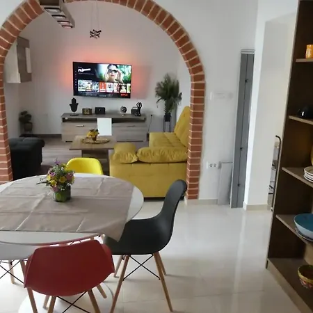 Apartman With Parking Space - 23350 *